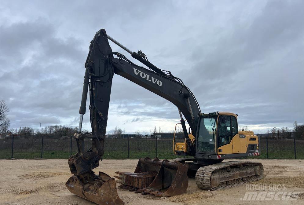 Volvo EC 220 DL 대형 굴삭기 29톤 이상