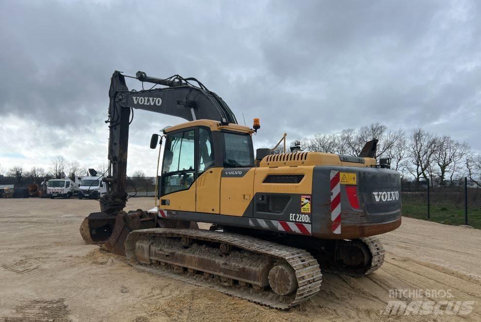 Volvo EC 220 DL 대형 굴삭기 29톤 이상