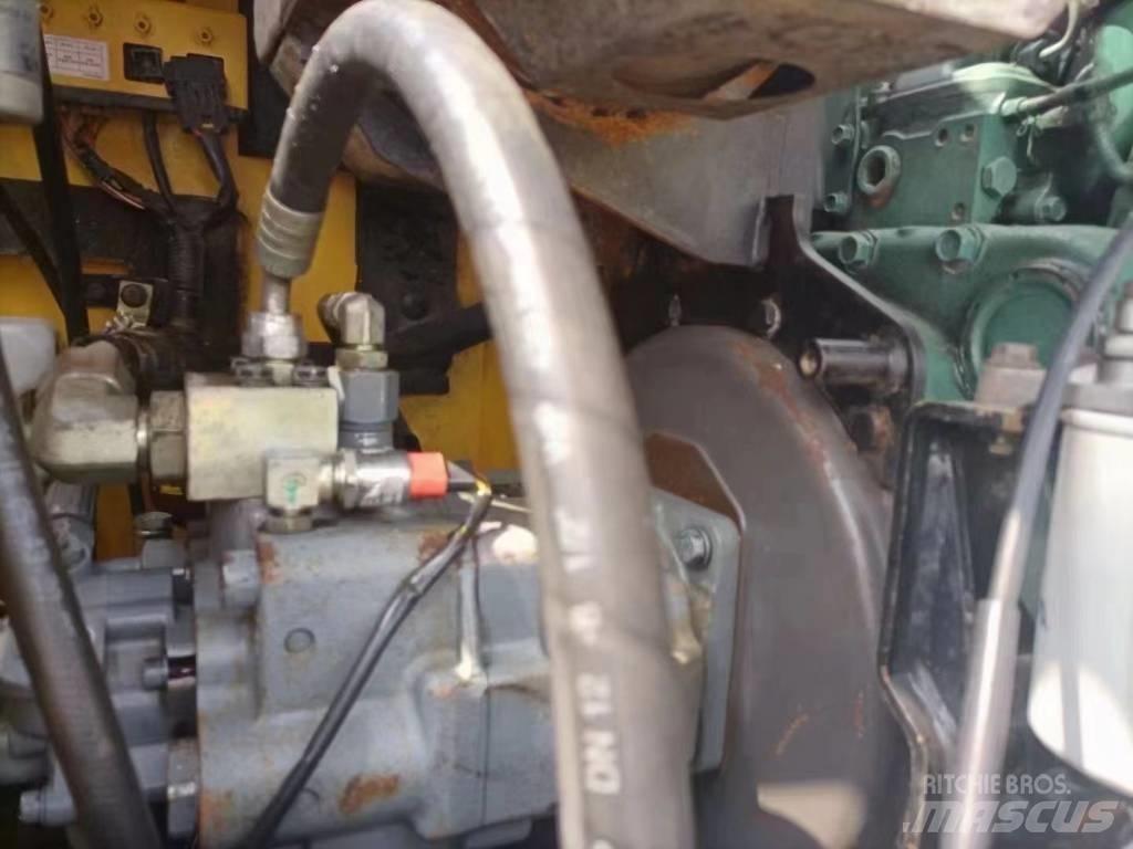 Volvo EC 80D PRO 대형 굴삭기 29톤 이상
