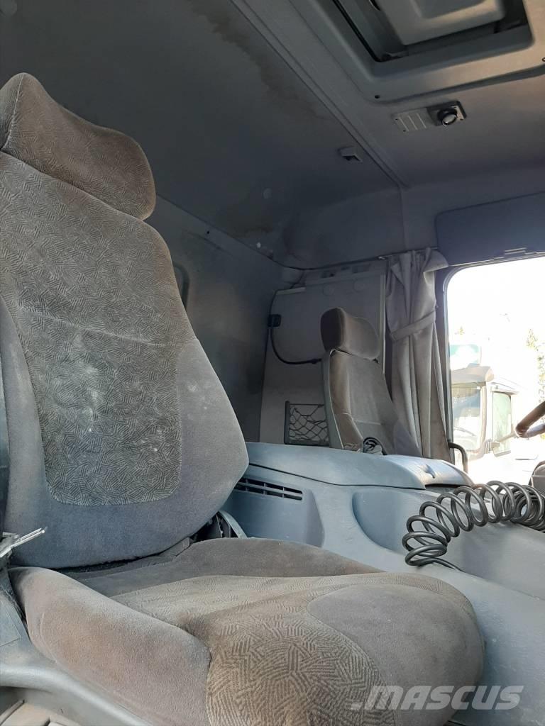 Scania P 124 훅 리프트 트럭