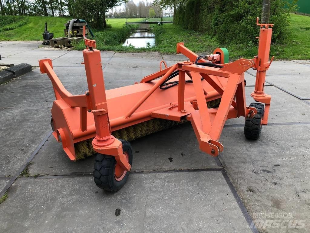 Holaras H-220-V-FR 도로 청소차