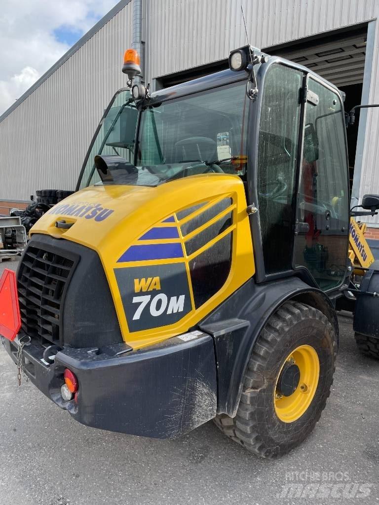 Komatsu WA 70  휠로우더
