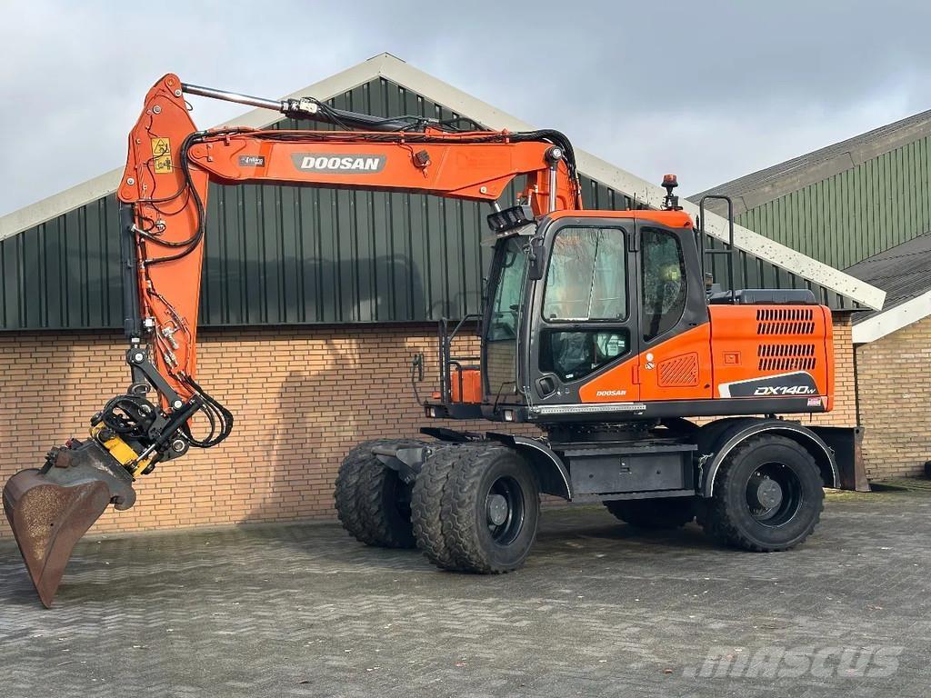 Doosan DX140W-5  휠 굴삭기