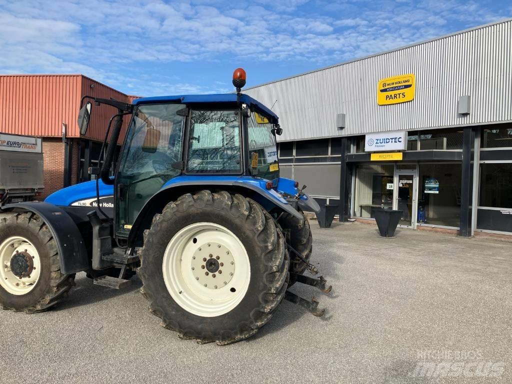 New Holland TL 90 트랙터