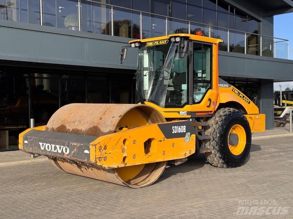 Volvo SD160B 공기 타이어 롤러