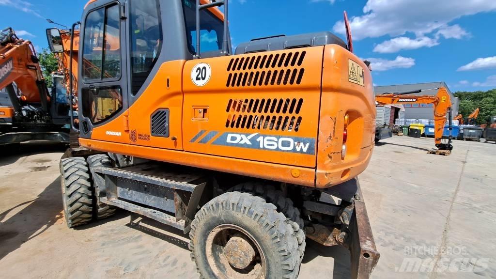 Doosan DX 160 W-3  휠 굴삭기
