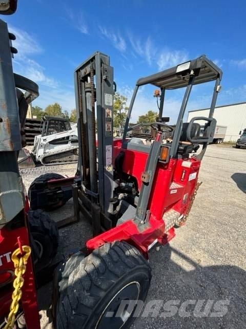 Moffett 4way M55.4 험지용 트럭