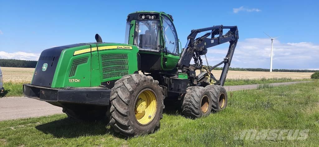 John Deere 1170 E 원목 하베스터