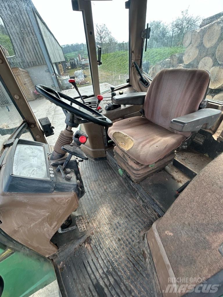 John Deere 6400 소형 트랙터