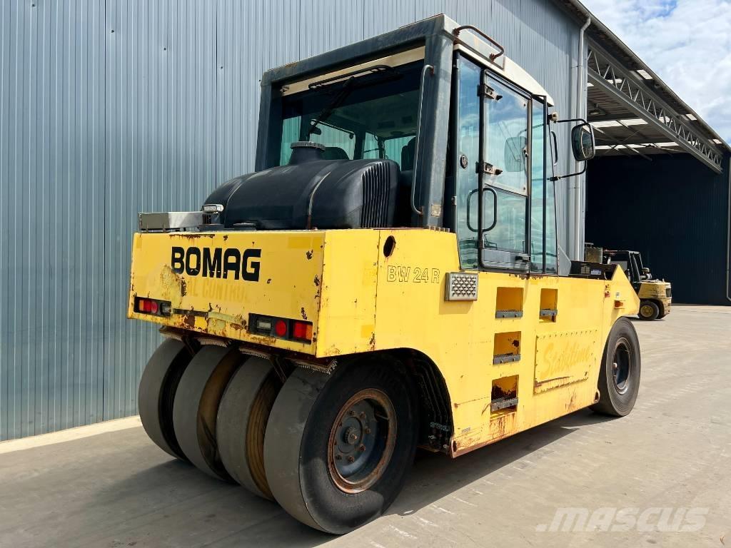 Bomag BW24R 공기 타이어 롤러