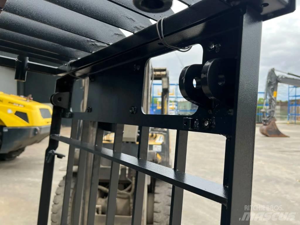 CAT 324D Guard 캐빈 및 인테리어