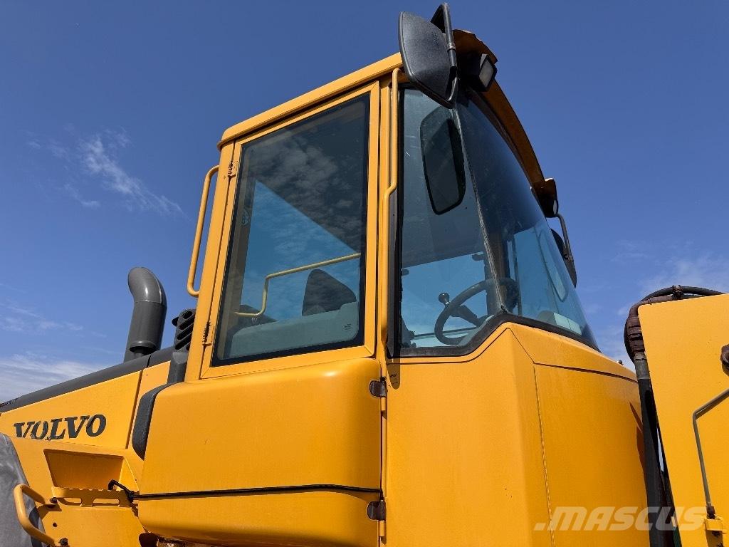 Volvo L 120 E  휠로우더