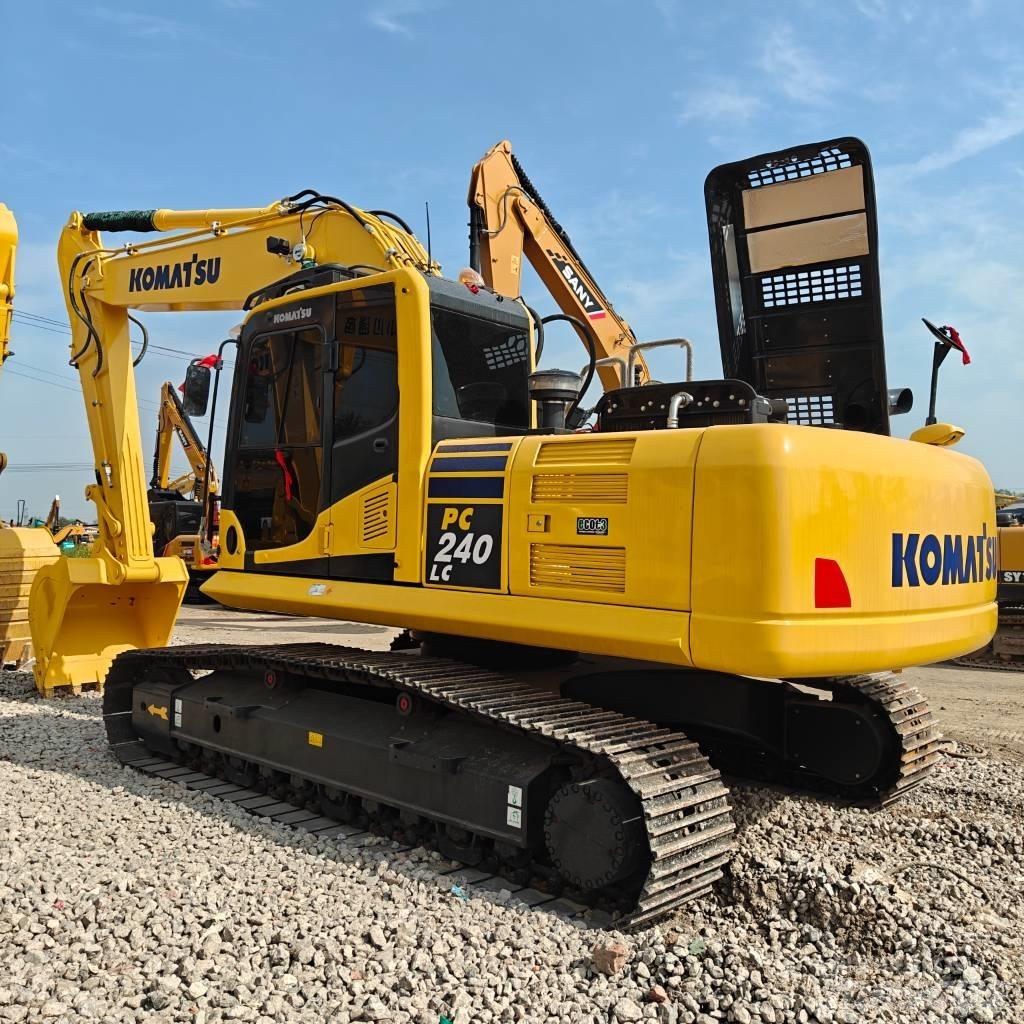 Komatsu 240LC-8 대형 굴삭기 29톤 이상