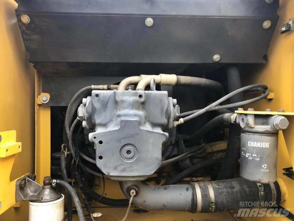 Komatsu pc200-7 대형 굴삭기 29톤 이상
