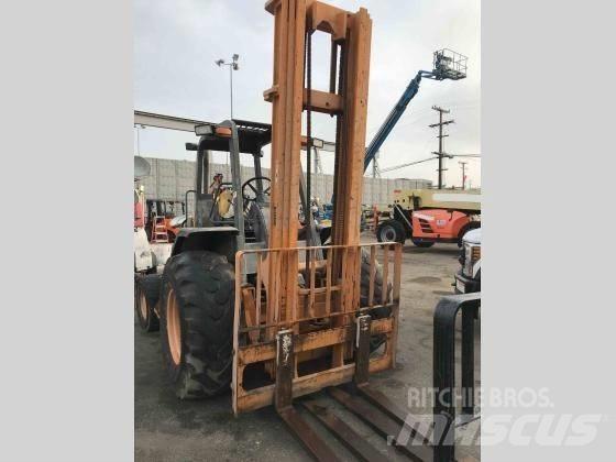 CASE 586H 험지용 트럭