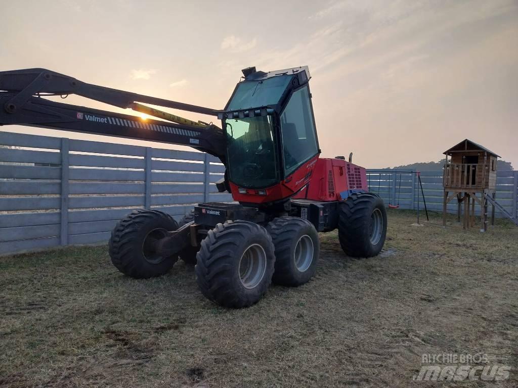 Valmet 901.1 원목 하베스터