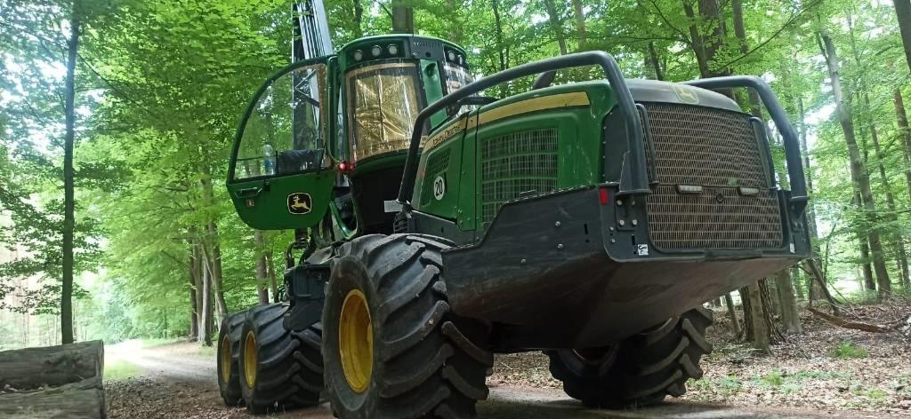 John Deere 1070G 원목 하베스터