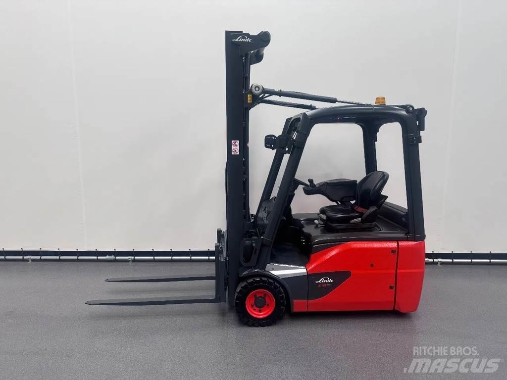 Linde 386 E 16-02 전동 지게차