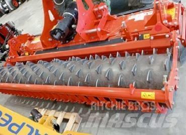 Kubota PH 1301 파워 하로우 및 로토틸러(회전 경운기)