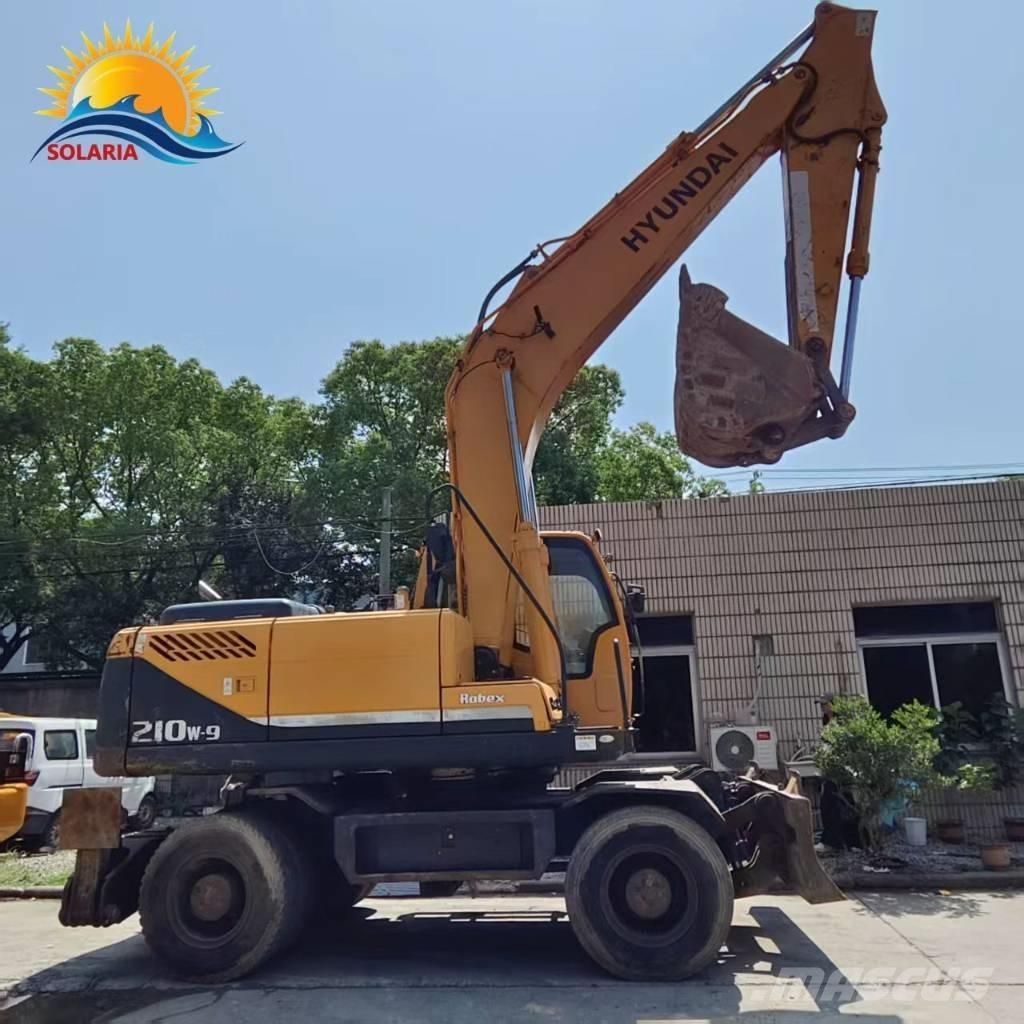 Hyundai r210w-9  휠 굴삭기