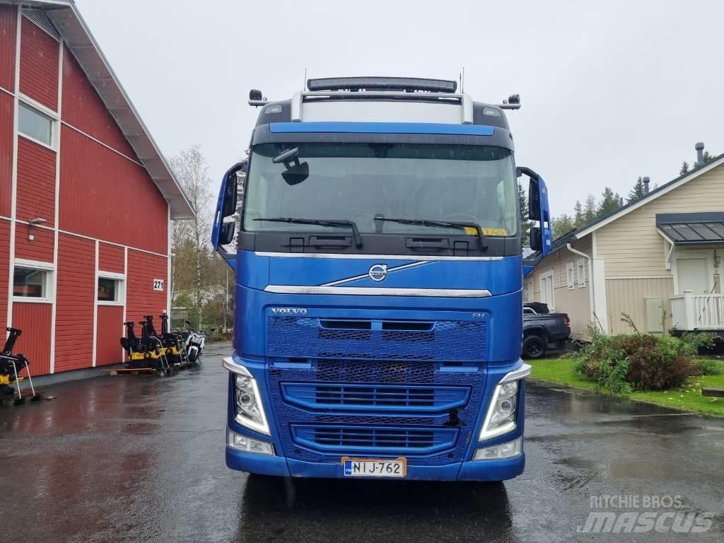 Volvo FH 목재 트럭