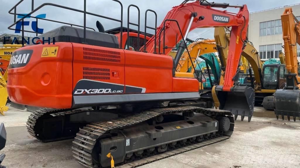 Doosan DX 300 LC 대형 굴삭기 29톤 이상