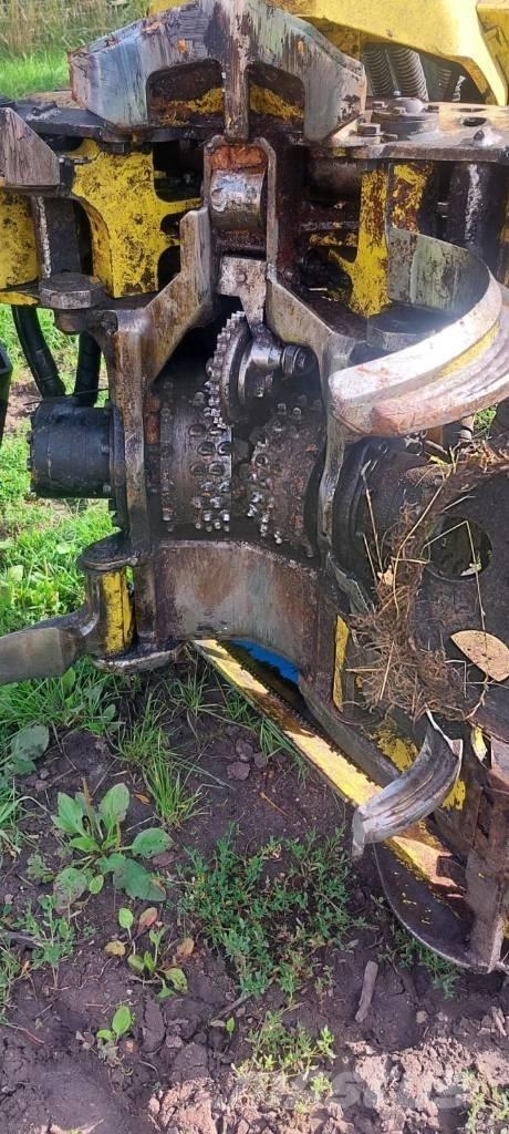 John Deere 1070 E 원목 하베스터
