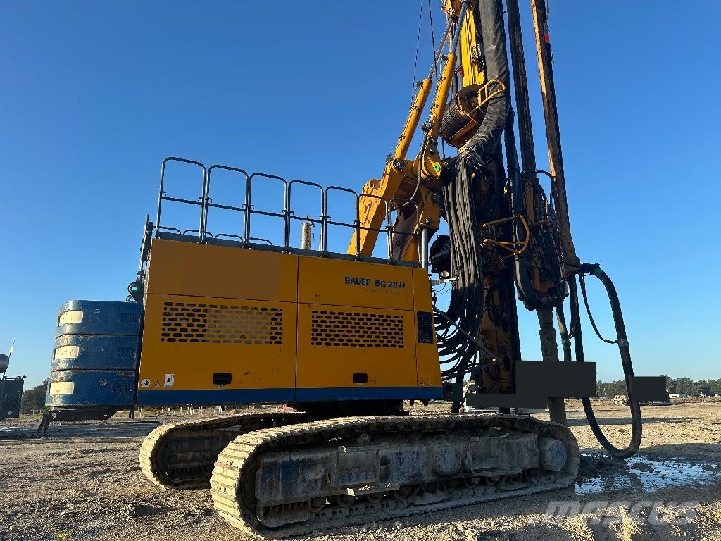 Bauer BG 28 H 중형 드릴 장비
