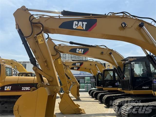 CAT 323 D L 대형 굴삭기 29톤 이상
