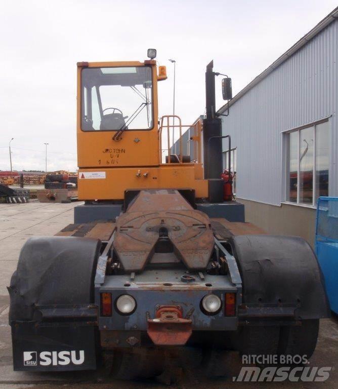 Sisu TRX 242 터미널 트랙터
