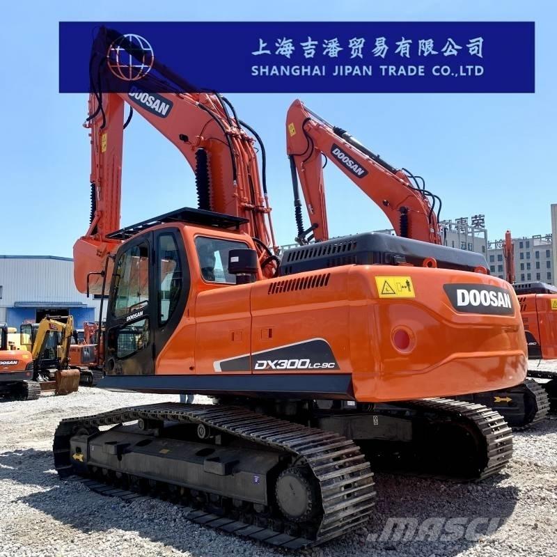 Doosan DX 300 대형 굴삭기 29톤 이상