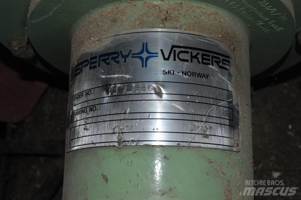Vickers Sperry 기타 구성품