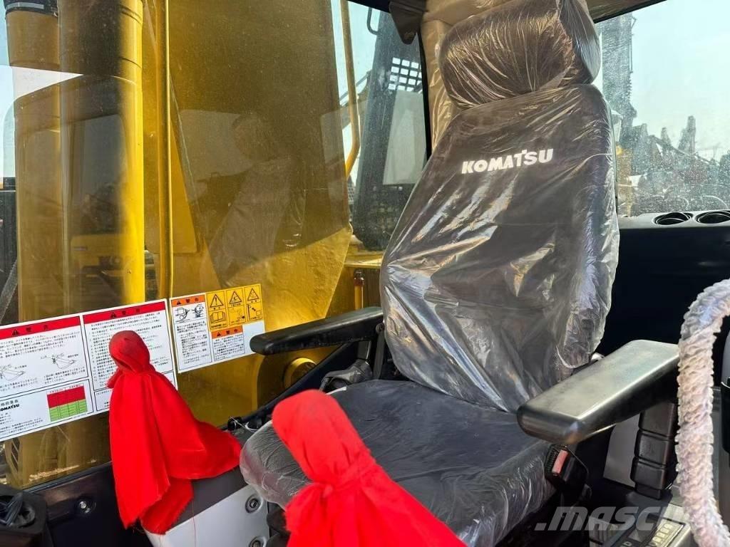 Komatsu PC 240 대형 굴삭기 29톤 이상
