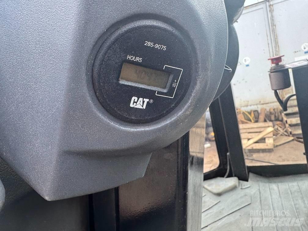 CAT CP 533 E 싱글 드럼 롤러