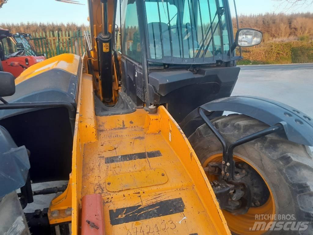 JCB 540-140 텔러 핸들러