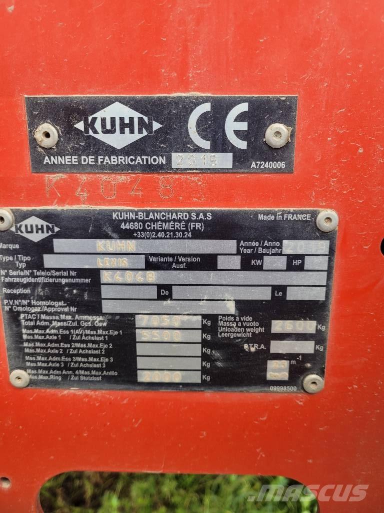 Kuhn Lexis 견인형 분무기