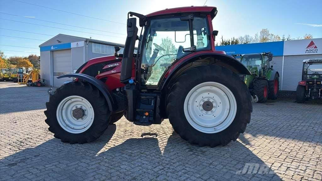 Valtra N134 0 트랙터