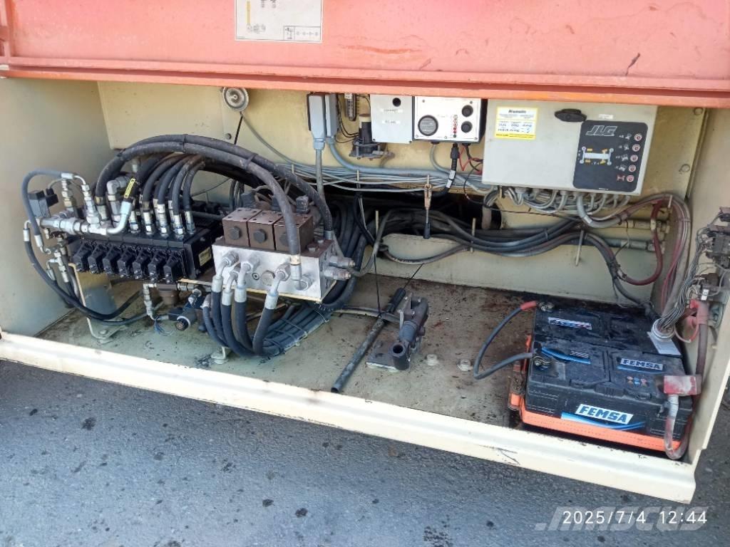 JLG 203-24 가위형 리프트