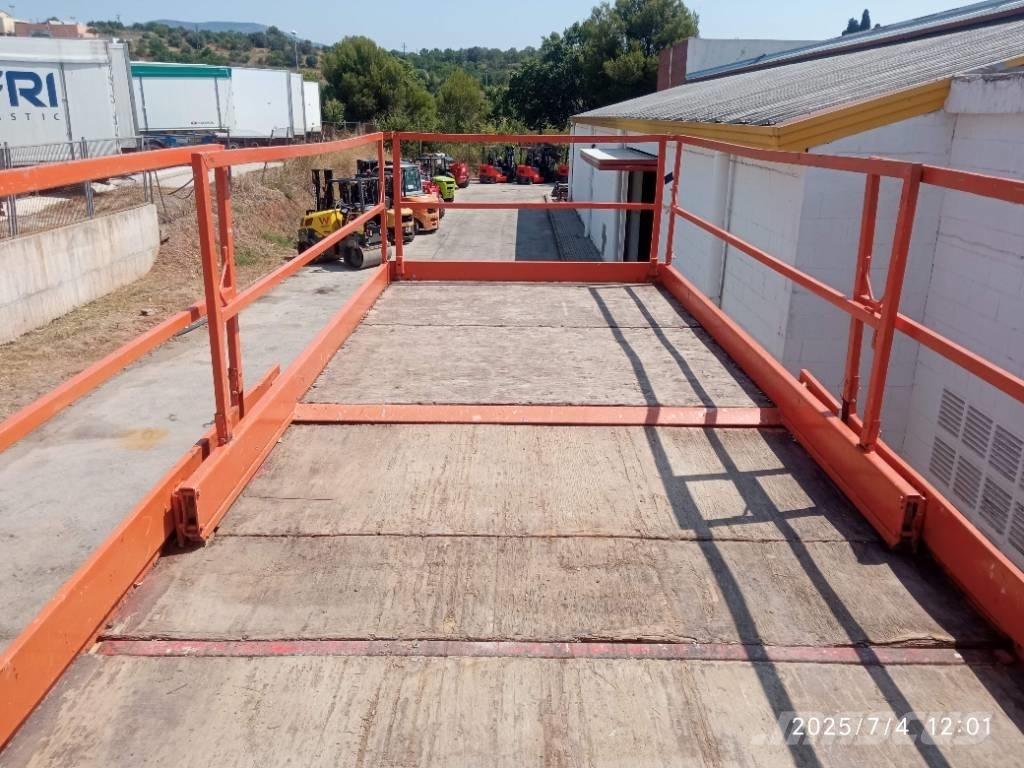 JLG 203-24 가위형 리프트