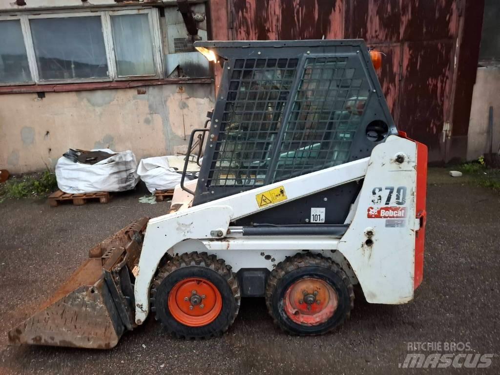 Bobcat S 70  스키드로더