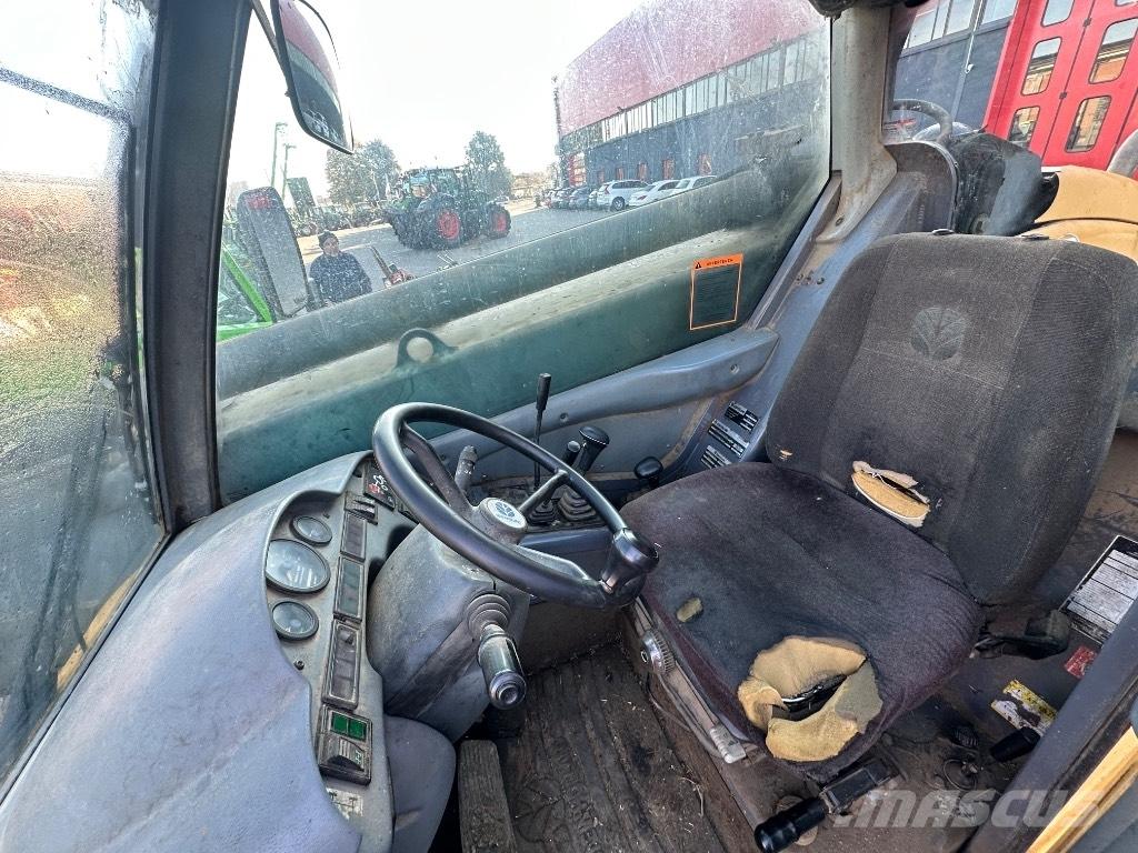 New Holland LM 640 농업용 텔레 핸들러