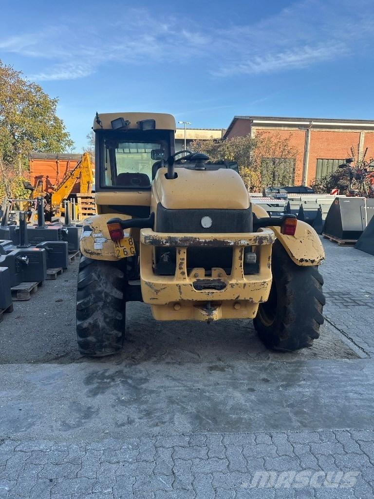 New Holland LM 640 농업용 텔레 핸들러