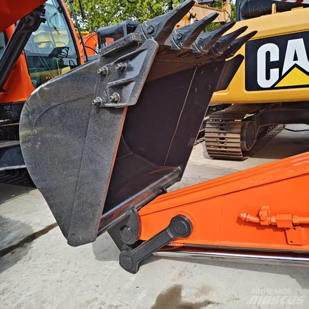 Doosan DX 225 대형 굴삭기 29톤 이상