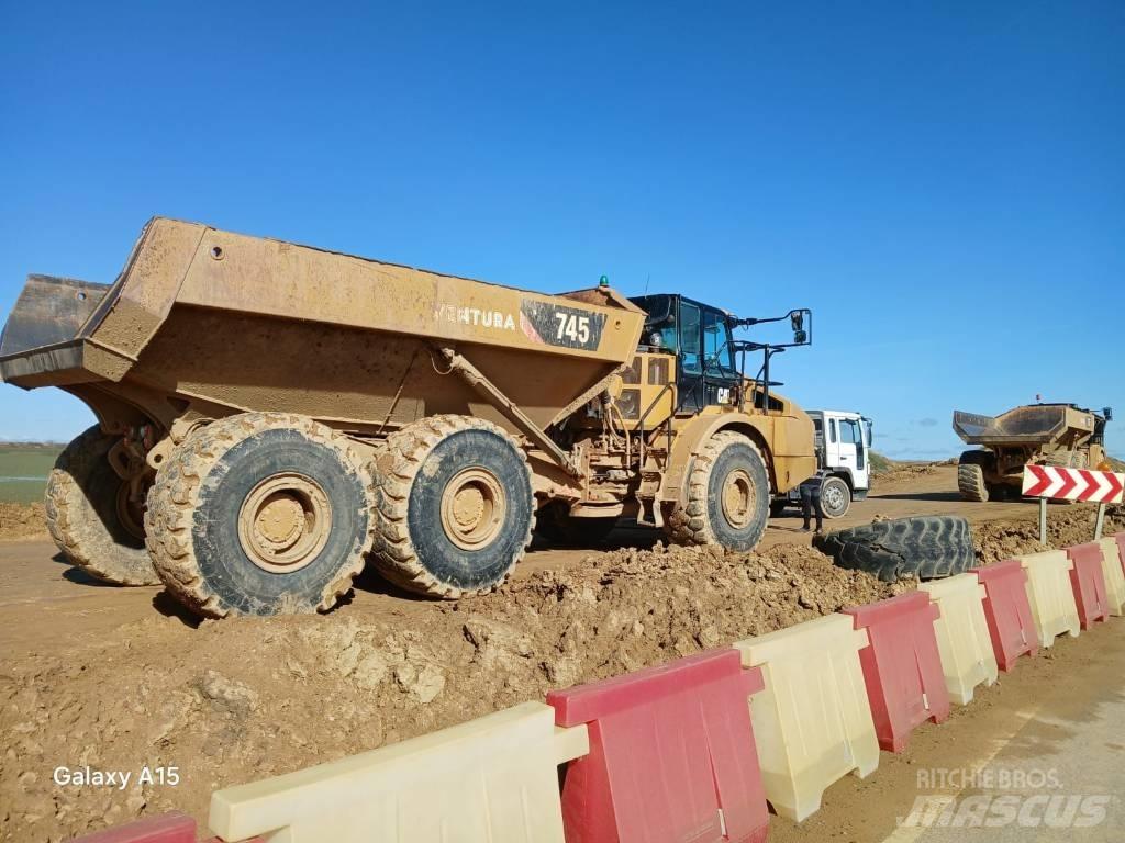 CAT 745 연결식 홀러