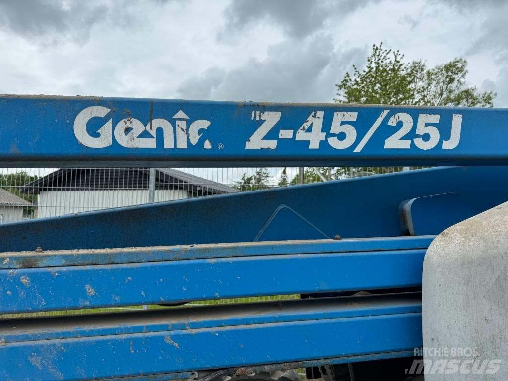 Genie Z 45/25 관절형 전동이동 리프트