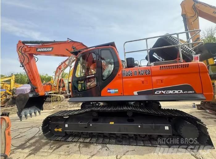 Doosan DX300LC-9C 대형 굴삭기 29톤 이상