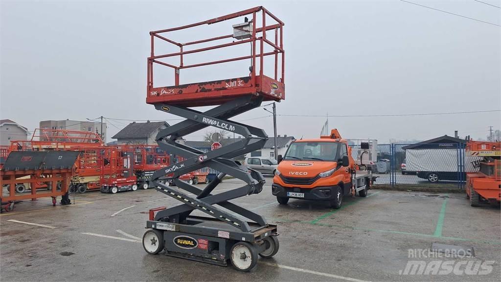 SkyJack SJIII3220 가위형 리프트