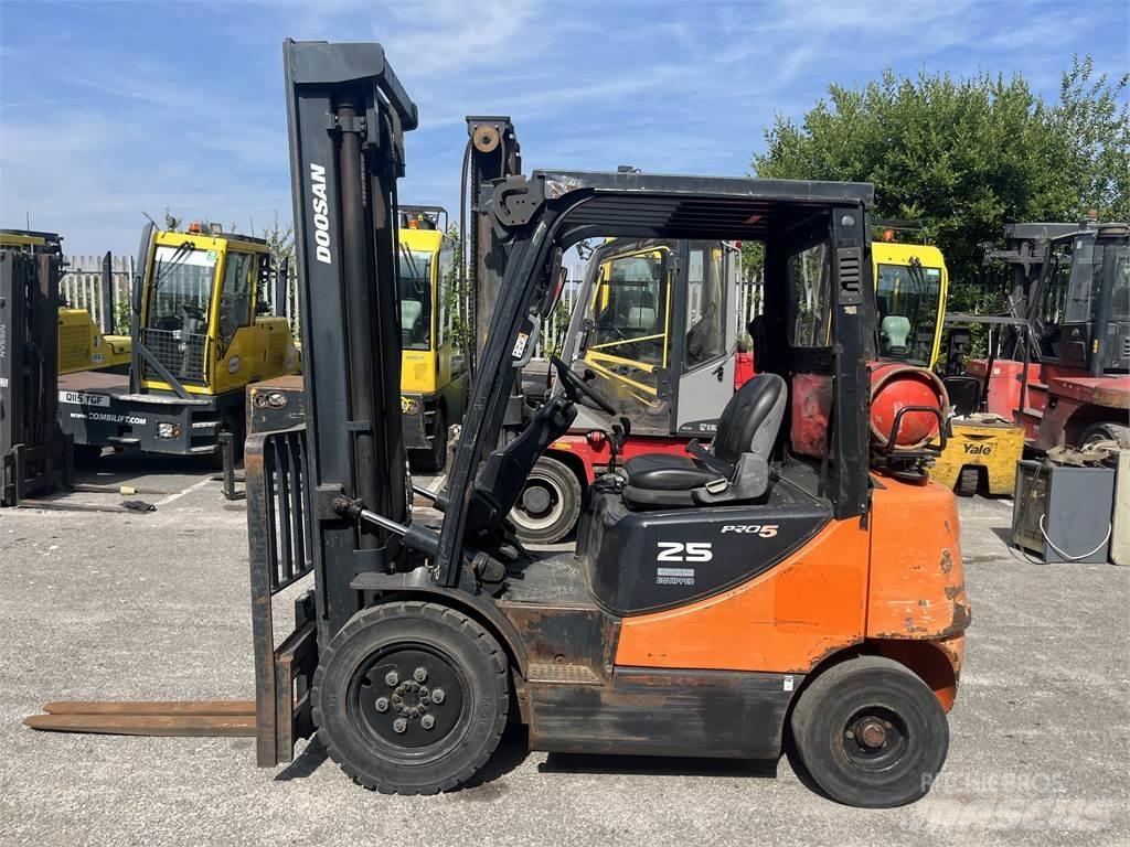 Doosan G25E-5 LPG 지게차
