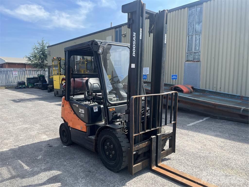 Doosan G25E-5 LPG 지게차