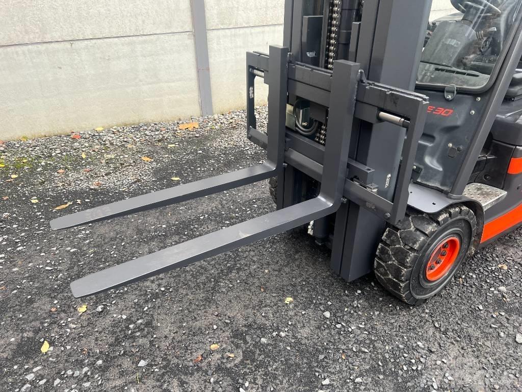 Linde E30L-01 전동 지게차